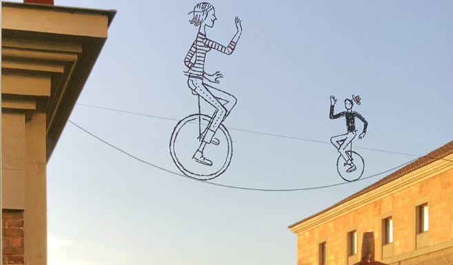 Una iniciativa valenciana convida a transformar tots els balcons de la ciutat en espais d’art Una iniciativa valenciana invita a transformar todos los balcones de la ciudad en espacios de arte