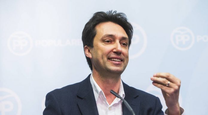 El diputado nacional del PP Vicente Betoret acusa al ejecutivo de «mentir»