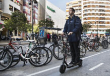 Multas más altas y mayor control: así cambiará la movilidad en patinete eléctrico La Generalitat dará ayudas de 250 euros para comprar bicis y patinetes