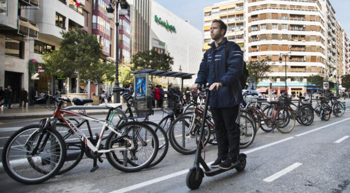 Multas más altas y mayor control: así cambiará la movilidad en patinete eléctrico La Generalitat dará ayudas de 250 euros para comprar bicis y patinetes