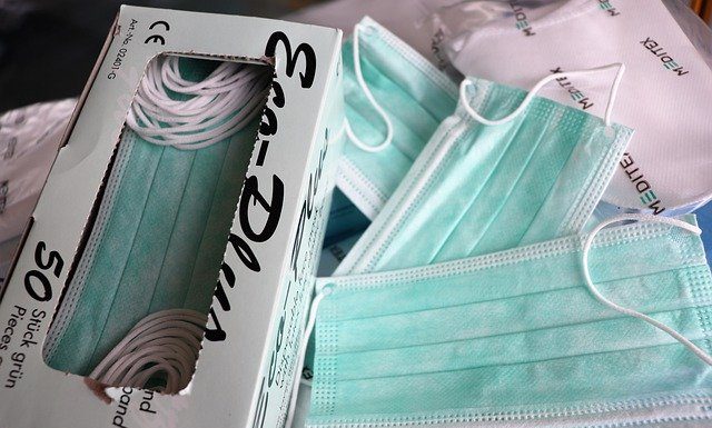 Crean una mascarilla que se desinfecta sola por menos de un euro mascarillas