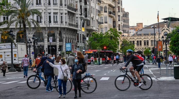 La Comunitat Valenciana arranca la primera setmana de la nova normalitat El coronavirus causa más muertes de las detectadas a priori en la Comunitat Valenciana