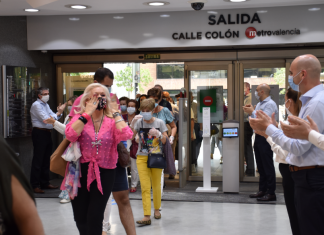 Así ha sido la emocionada reapertura de El Corte Inglés en Valencia