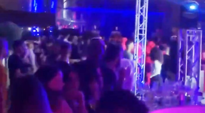 Un vídeo muestra aglomeraciones y sin mascarilla en la Marina de Valencia aglomeraciones y en la marina