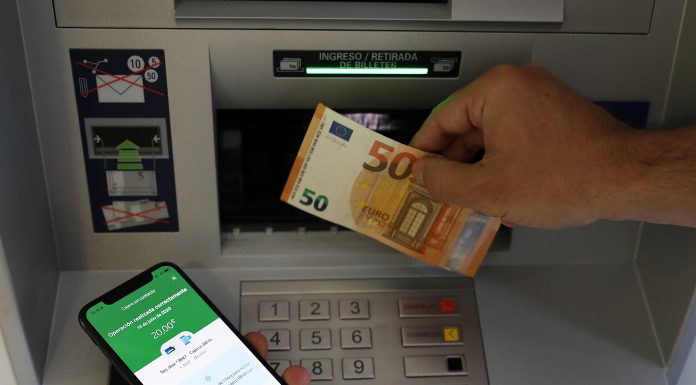 Detienen en Massamagrell al autor de 9 delitos de estafas cometidas a una anciana El BBVA permite sacar dinero sin contacto para evitar contagios
