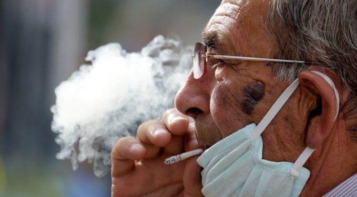 Investigadors espanyols apunten a la nicotina com a possible inhibidor del Covid-19 Investigadores españoles apuntan a la nicotina como posible inhibidor del Covid-19