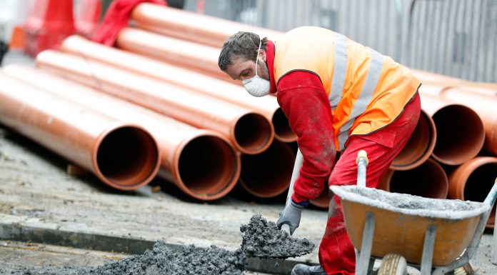 El coronavirus «mata» més de 16.000 llocs de treball durant el mes de juny El coronavirus "mata" más de 16.000 trabajos durante el mes de junio
