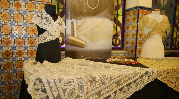 Carmina Puchades: «les Falles també són indumentària»