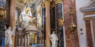mamparas contra el covid en la Basílica