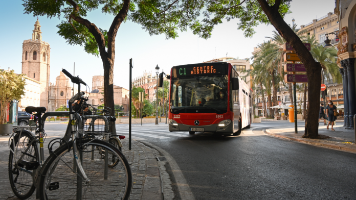 EMT prohibirá los patinetes eléctricos en sus autobuses