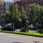 Un aparatoso accidente en Blasco Ibáñez deja una imagen única en la avenida