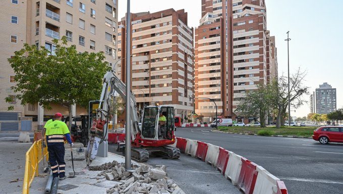 Comencen les obres per a instal·lar un nou carril bici a València Comienzan las obras para instalar un nuevo carril bici en Valencia