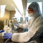 Un proyecto científico valenciano evaluará los efectos secundarios de las vacunas anticovid