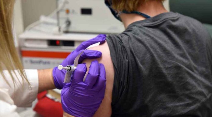 La vacuna contra el coronavirus comença a provar-se entre la població espanyola El primer ensayo clínico con humanos de la vacuna contra el coronavirus comienza en España