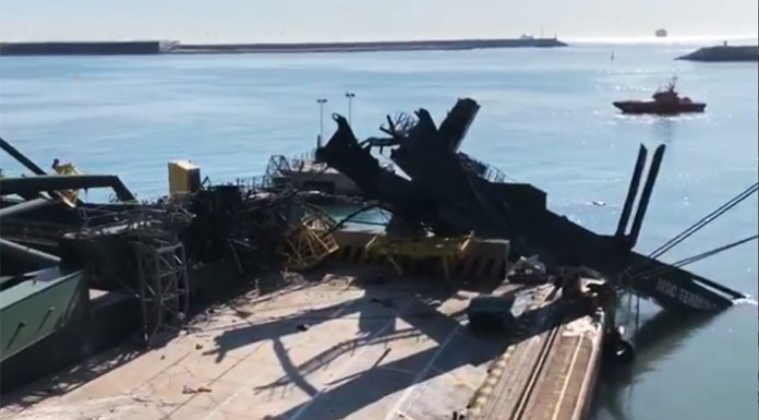 Un estibador sobrevive a una caída de 56 metros de altura en el puerto de Valencia estibador