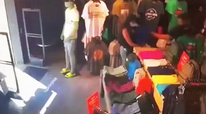 Vídeo/Una tienda de la calle Sorní denuncia tres robos y muestra el modus operandi robo en la calle Sorní