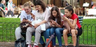 Aldaia presenta su campaña sobre ciberviolencia en menores