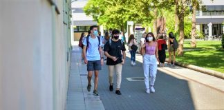 Un brote de coronavirus entre universitarios de Valencia obliga a 700 personas a someterse a las PCR