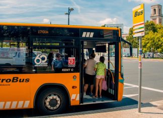 Arranca el funcionamiento la nueva ruta de autobús que conecta cinco municipios con Metrovalencia