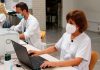 Los médicos se oponen a ‘gripalizar’ la Covid: “Nunca hemos visto una gripe con 200 muertos diarios”