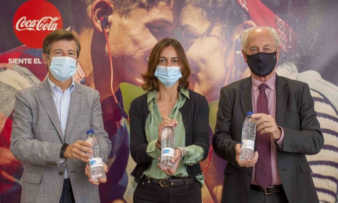 Maratón Valencia y Coca-Cola se unen por el reciclaje con unas botellas únicas