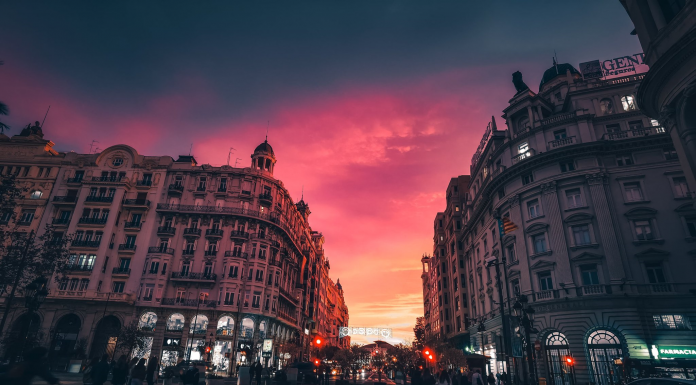 Alerta groga per ratxes de vent de més 90 km/h a València Alerta amarilla por rachas de viento de más 90 km/h en Valencia