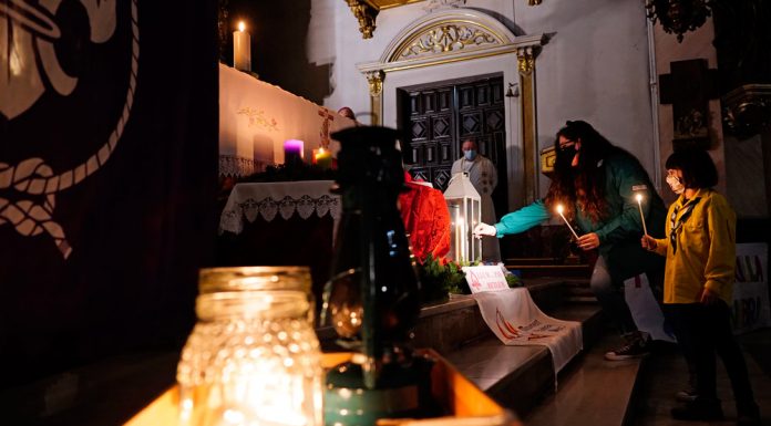 Llega a Valencia el fuego de una antorcha encendida en el lugar donde nació Jesucristo antorcha encendida en Belén