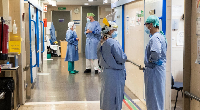 Las mascarillas vuelven a los centros sanitarios: ¿En qué casos hay que usarlas? La Comunitat Valenciana se convierte en la zona COVID más peligrosa de España