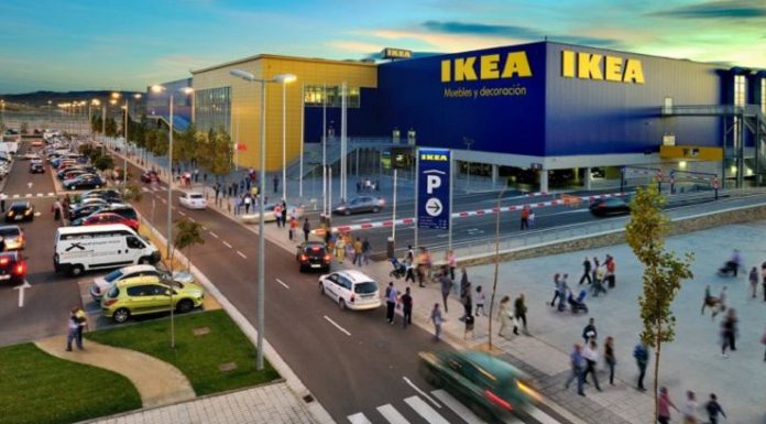 Ikea retoma su actividad tras más de un mes cerrado al público por la DANA El alcalde de Sedaví recuerda: "No se puede acceder ni a Ikea ni a los centros comerciales"
