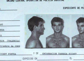 Ficha policial de Miguel Ricart. / EFE