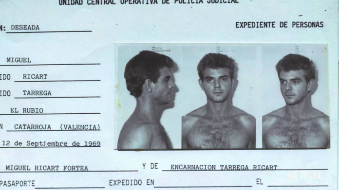 Ficha policial de Miguel Ricart. / EFE