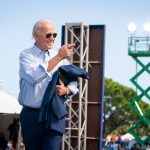 El presidente Joe Biden llama "estúpido hijo de puta" a un periodista