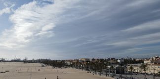Sin concentraciones en la playa de la Malvarrosa