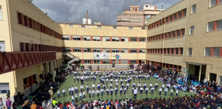 Confinan a 200 niños por una cepa de coronavirus "altamente contagiosa"