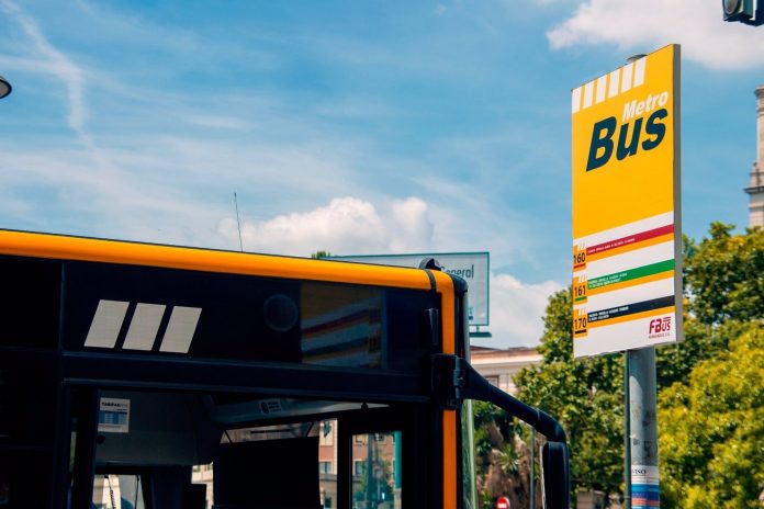 16 rutas de autobuses conectarán Valencia con 15 localidades
