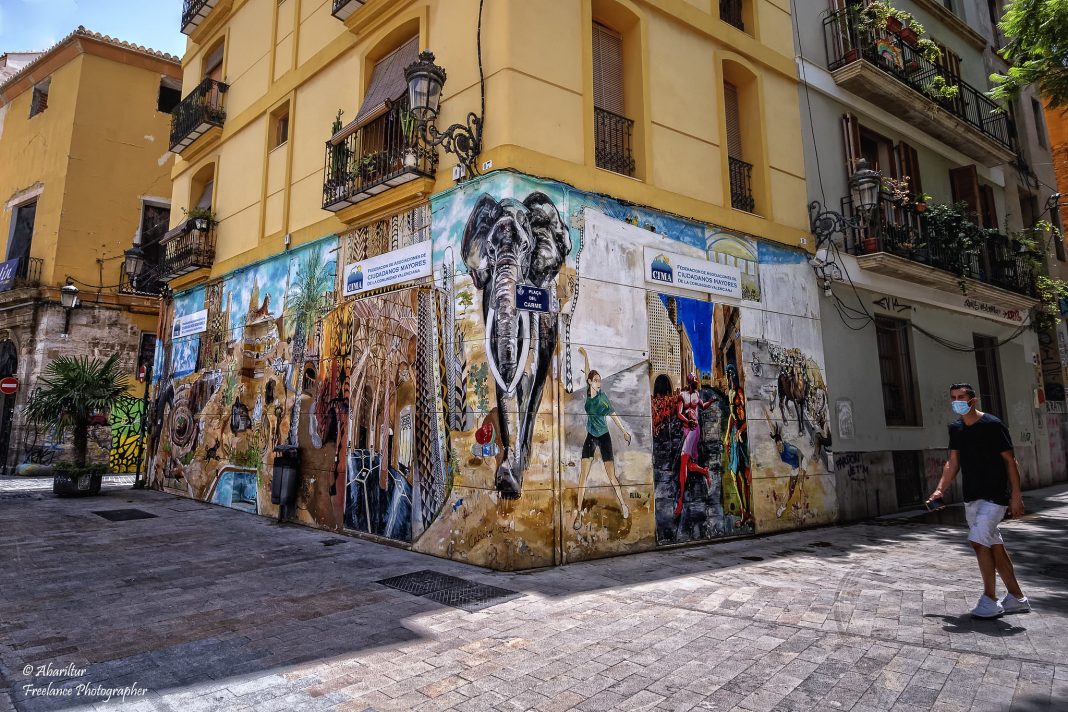 Una ruta por los grafitis más originales de Valencia
