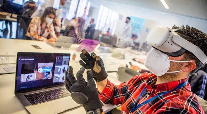 Las 10 carreras del futuro que ya se pueden estudiar en Valencia y aseguran empleo total Carreras universitarias del futuro