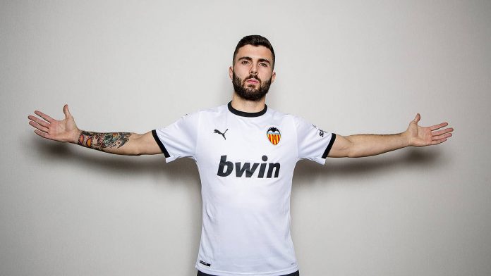 El nuevo delantero del Valencia CF