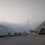 Valencia desaparece bajo un manto de niebla