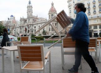 El Ayuntamiento de Valencia obliga a reducir las terrazas del centro