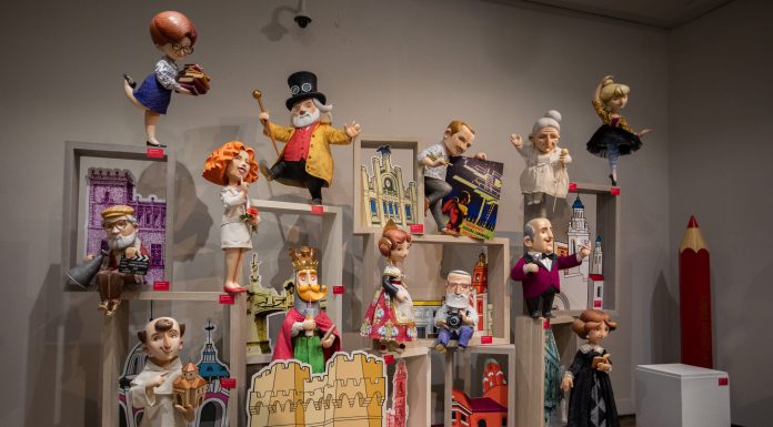 Descubre en exclusiva los ninots de Ceballos y Sanabria que nunca se han mostrado Ninots