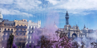 El cielo de Valencia se teñirá hoy de morado con una mascletà especial