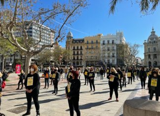 Los peluqueros se manifiestan contra el Gobierno y piden bajar el IVA