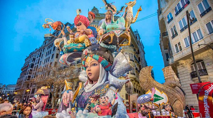 Coneixes en quins llocs s’han celebrat les Falles? Monument de les Falles