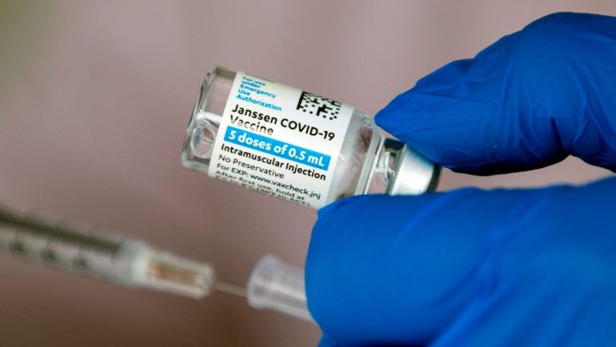 Estados Unidos paraliza la vacunación de Janssen por nuevos coágulos