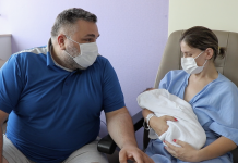 Una mujer da a luz a un bebé sano tras estar en la UCI de La Fe con coronavirus