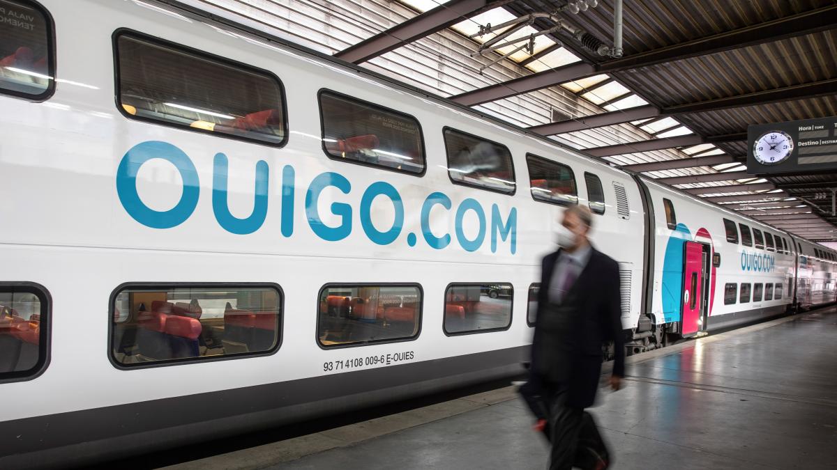 OUIGO anuncia a qué hora salen a la venta los billetes del nuevo tren low cost desde 9€