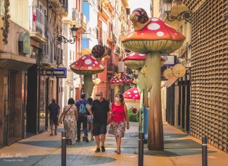 La calle de las setas, una vía de fantasías con sello valenciano