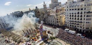Las Fallas enfrentan a Puig y Ribó: así son las fiestas que prevé cada uno