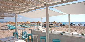 Los chiringuitos de la playa de la Patacona ya se pueden disfrutar